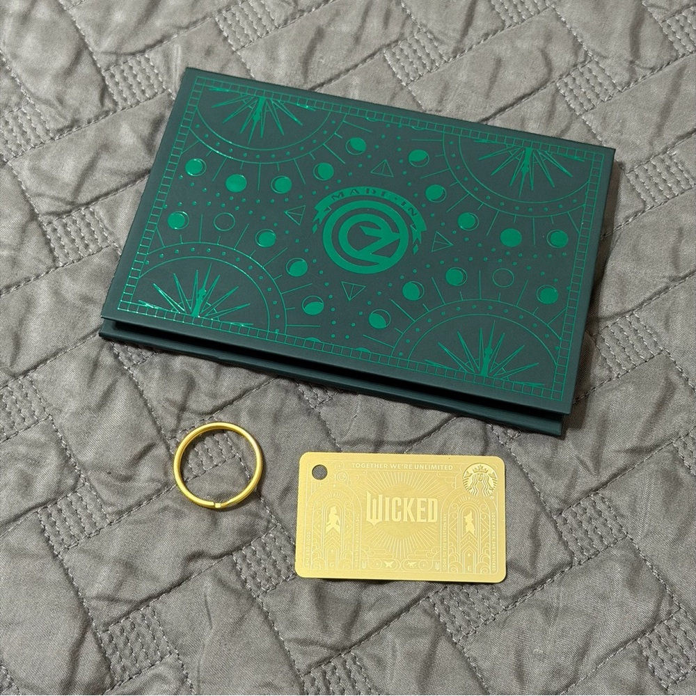 Starbucks x Wicked Gift Card/ Key Chain